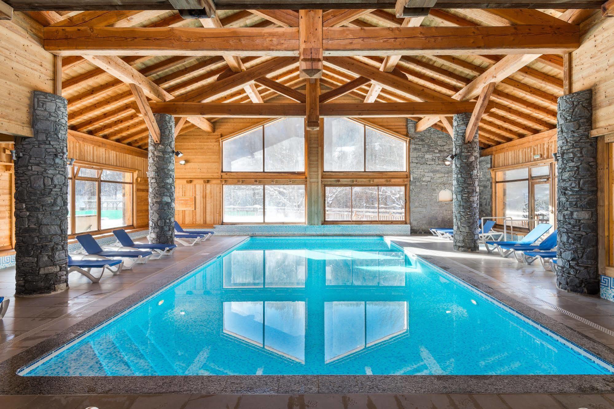 Lagrange Vacances Le Hameau Du Rocher Blanc แซร์ เชอวาลิเยร์ ภายนอก รูปภาพ