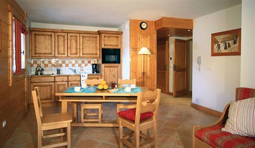 Lagrange Vacances Le Hameau Du Rocher Blanc แซร์ เชอวาลิเยร์ ภายนอก รูปภาพ